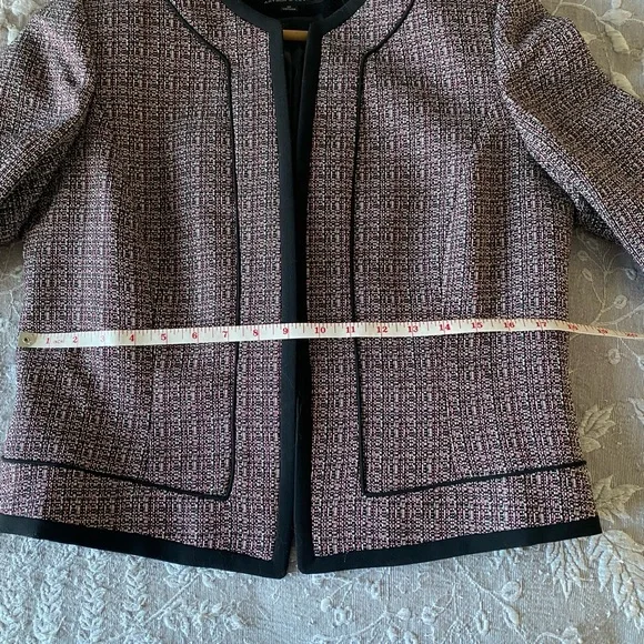 Short Jacket - Picture 2 of 8